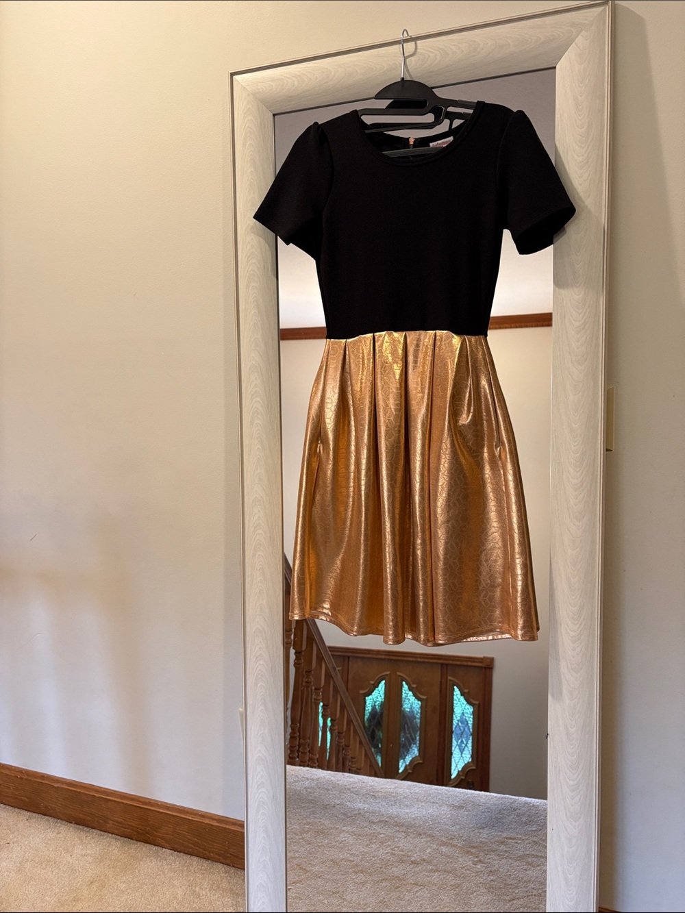 LuLaRoe Black and Gold Metallic Skater Skirt